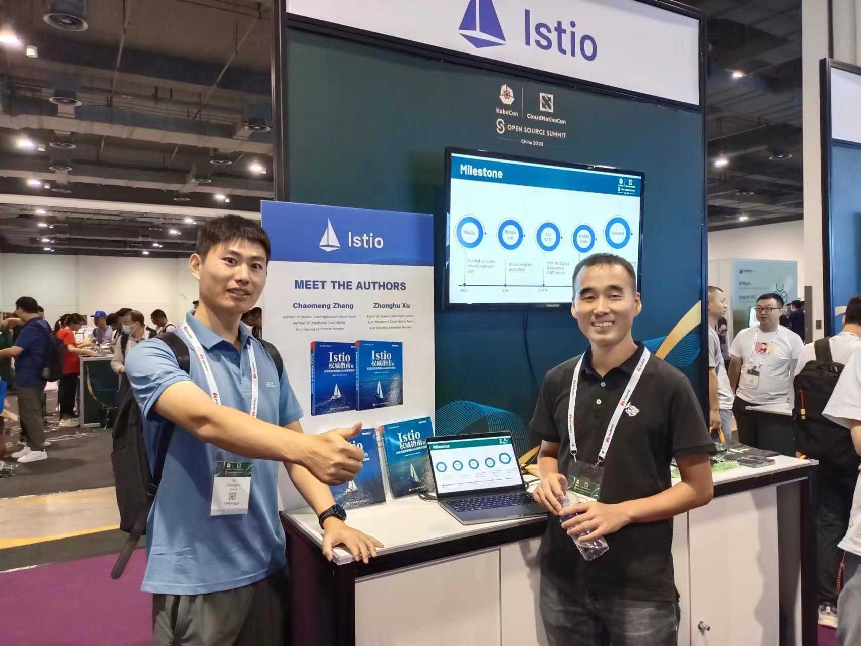 Conoce a los autores